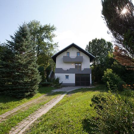 Holiday Home Tin Ogulin Exterior photo