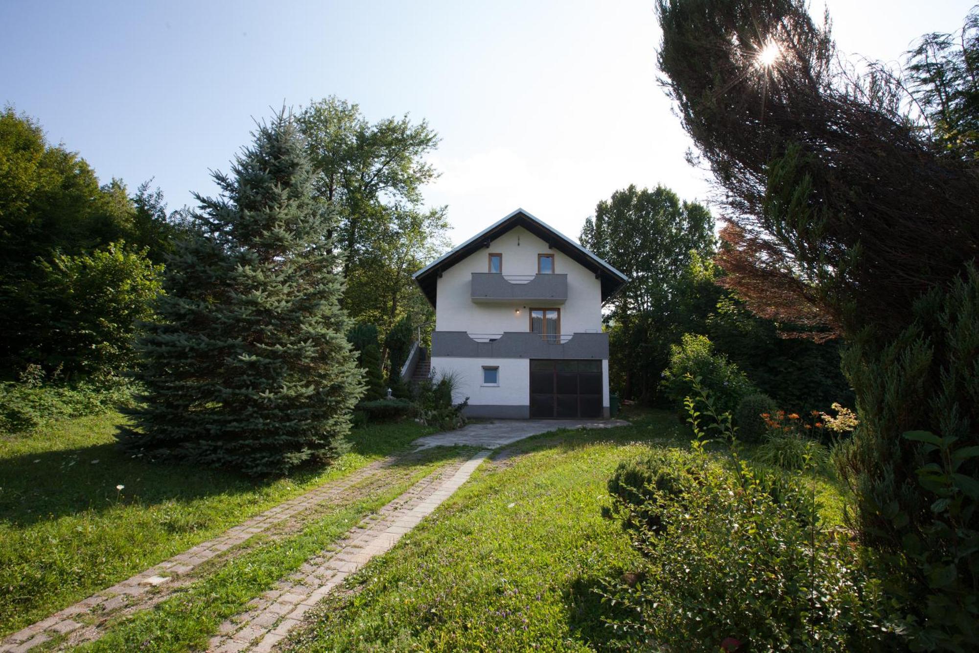 Holiday Home Tin Ogulin Exterior photo